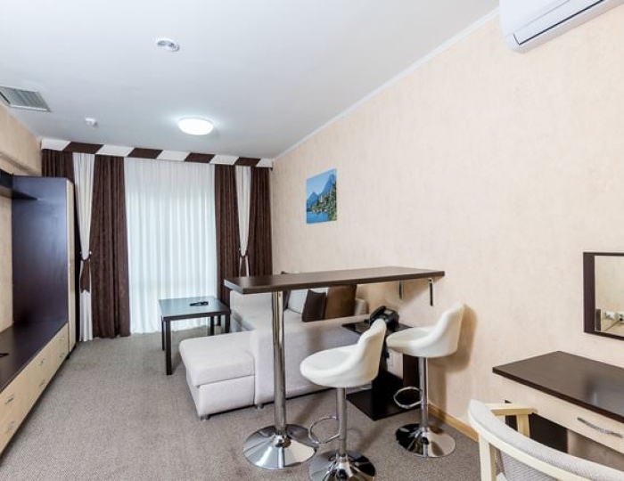 ЛЮКС 2-МЕСТНЫЙ 2-КОМНАТНЫЙ ВЫСШЕЙ КАТЕГОРИИ - Санаторий «Белая Русь» Майский