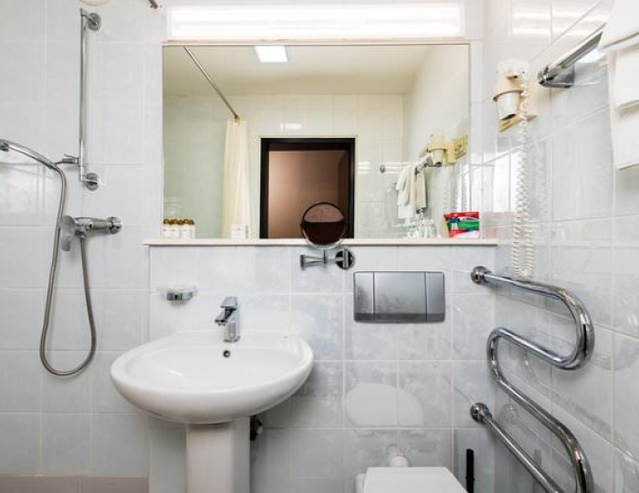 СТАНДАРТНЫЙ 2-МЕСТНЫЙ 1 КАТЕГОРИИ (С БАЛКОНОМ) - Санаторий «Белая Русь» Майский